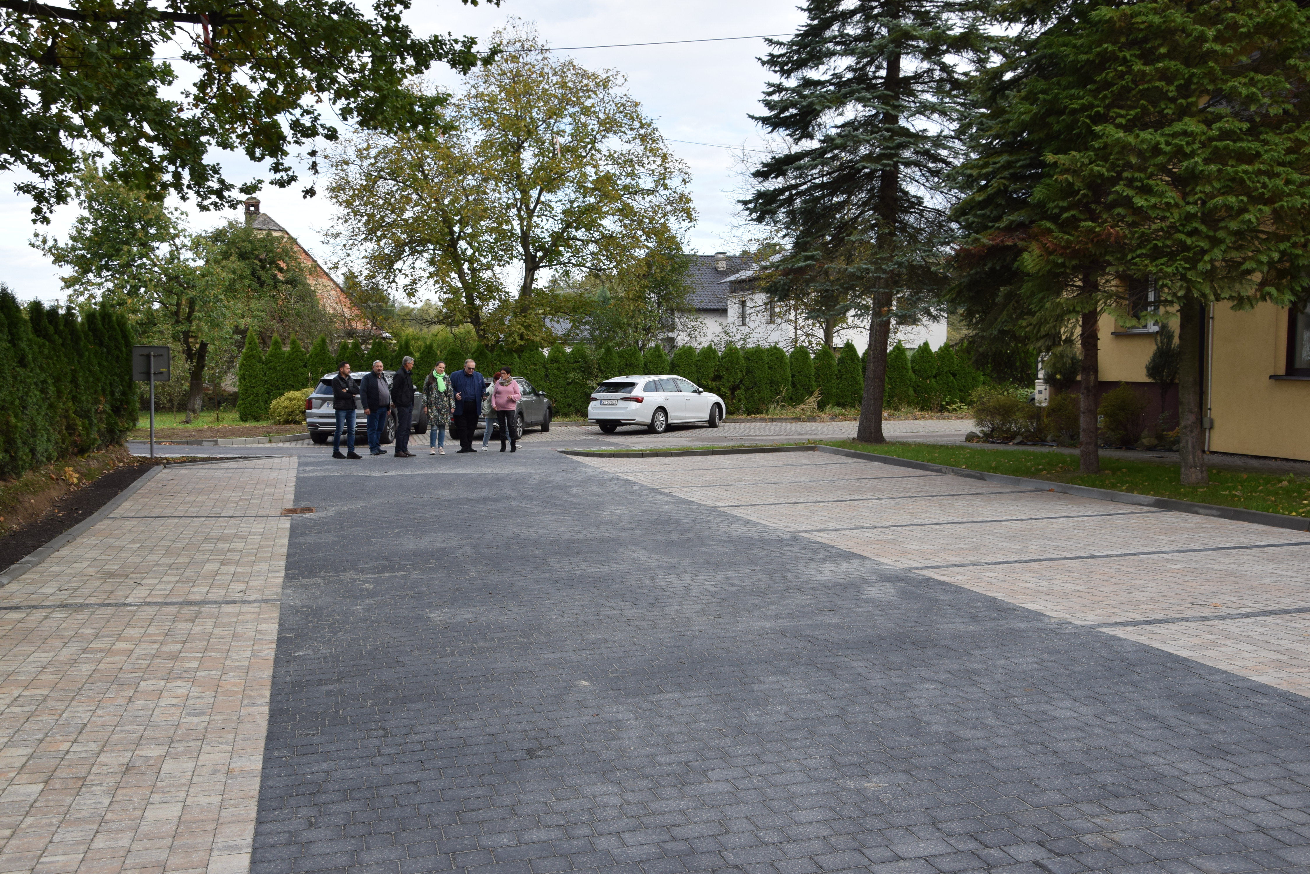 Przebudowany plac postojowy przy Agronomówce.