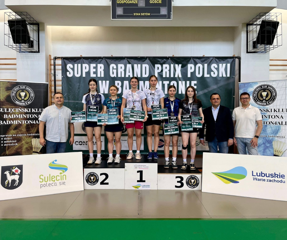 Maja Paszek na podium.